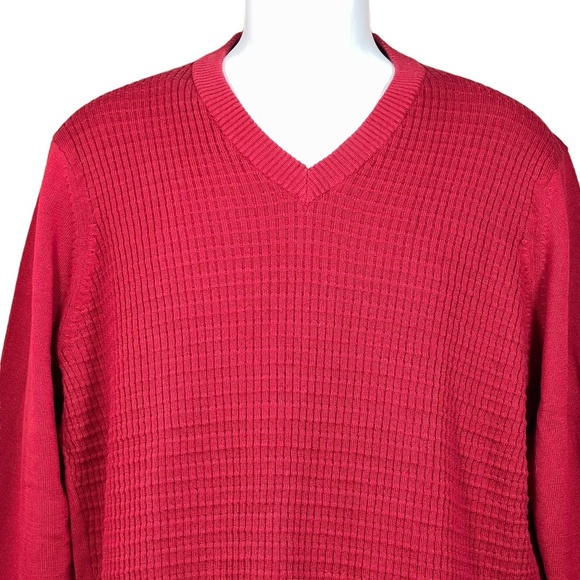 Kenneth Cole Reaction Sweater - Picture 3 of 3